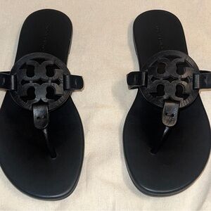 Tory Burch Miller Soft Black Logo Thong Sandals 6 NEW